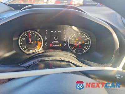 Zdjęcie 9 z 13 samochodu: 2018 JEEP RENEGADE SPORT VIN:ZACCJAAB3JPG68399 - miniatura