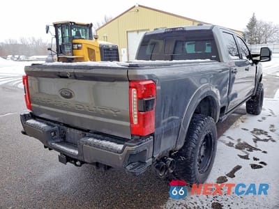 Trzecie zdjęcie samochodu z tyłu: 2024 FORD F350 SUPER DUTY VIN:1FT8W3BT6REF06684 - miniatura