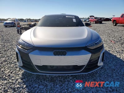Piąte zdjęcie samochodu w środku: 2023 AUDI E-TRON GT PRESTIGE VIN:WAUEJBFW6P7006510 - miniatura