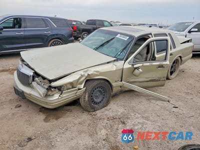 1997 LINCOLN TOWN CAR SIGNATURE 1LNLM82W0VY726334 - główne zdjęcie licytacji z USA - miniatura
