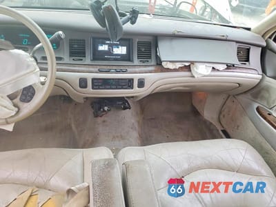 Zdjęcie 8 z 13 samochodu: 1997 LINCOLN TOWN CAR SIGNATURE VIN:1LNLM82W0VY726334 - miniatura