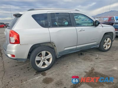 Trzecie zdjęcie samochodu z tyłu: 2011 JEEP COMPASS VIN:1J4NF1FB4BD278425 - miniatura