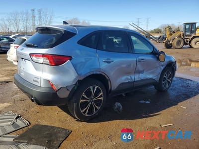 Trzecie zdjęcie samochodu z tyłu: 2022 FORD ESCAPE SE VIN:1FMCU9G62NUB83137 - miniatura