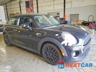 Czwarte zdjęcie samochodu z boku: 2018 MINI COOPER VIN:WMWXP5C54J2G63866 - miniatura