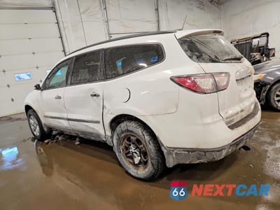 Drugie zdjęcie samochodu z przodu: 2017 CHEVROLET TRAVERSE LS VIN:1GNKVFKD5HJ100587 - miniatura