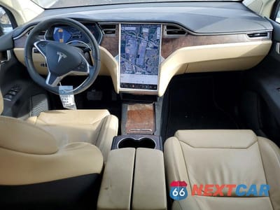 Zdjęcie 8 z 11 samochodu: 2017 TESLA MODEL X VIN:5YJXCDE2XHF054314 - miniatura