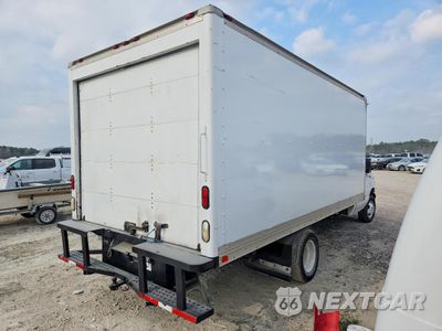 Trzecie zdjęcie samochodu z tyłu: 2005 FORD E350 BOX TRUCK VIN:1FDWE35L35HA70905 - miniatura