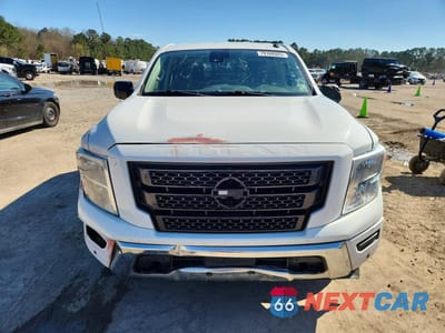 Piąte zdjęcie samochodu w środku: 2021 NISSAN TITAN SV 4WD 5.6L V8 CREW CAB VIN:1N6AA1ED2MN504235 - miniatura