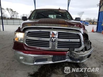Piąte zdjęcie samochodu w środku: 2018 RAM 1500 SLT VIN:3C6RR6LT0JG210012 - miniatura
