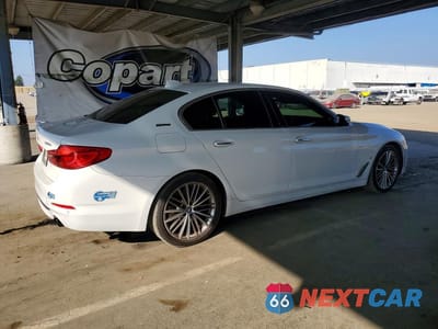 Trzecie zdjęcie samochodu z tyłu: 2018 BMW 530XE VIN:WBAJB1C57JB374801 - miniatura