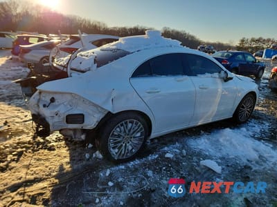 Trzecie zdjęcie samochodu z tyłu: 2020 MERCEDES-BENZ CLA 250 4MATIC VIN:WDD5J4HB7LN068700 - miniatura