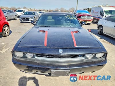 Piąte zdjęcie samochodu w środku: 2010 DODGE CHALLENGER R/T VIN:2B3CJ5DT5AH321168 - miniatura