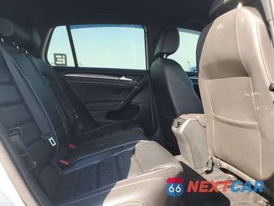 Zdjęcie 10 z 12 samochodu: 2018 VOLKSWAGEN GOLF R VIN:WVWWF7AU6JW182546 - miniatura