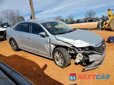 Czwarte zdjęcie samochodu z boku: 2020 VOLKSWAGEN PASSAT SE VIN:1VWSA7A36LC017263 - miniatura