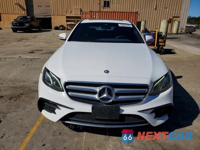 Piąte zdjęcie samochodu w środku: 2017 MERCEDES-BENZ E 300 VIN:WDDZF4JB5HA179564 - miniatura