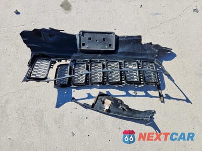 Zdjęcie 13 z 13 samochodu: 2021 JEEP GRAND CHEROKEE LAREDO VIN:1C4RJEAG9MC596985 - miniatura