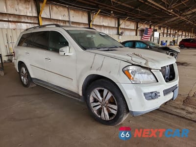 Czwarte zdjęcie samochodu z boku: 2011 MERCEDES-BENZ GL 450 4MATIC VIN:4JGBF7BE7BA646704 - miniatura