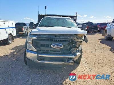 Piąte zdjęcie samochodu w środku: 2020 FORD F550 SUPER DUTY FLATBED TRUCK VIN:1FDUF5GT7LED25096 - miniatura