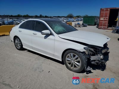 Czwarte zdjęcie samochodu z boku: 2020 MERCEDES-BENZ C 300 VIN:W1KWF8DB5LR598241 - miniatura