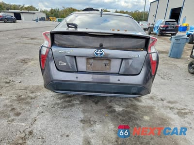 Zdjęcie 6 z 11 samochodu: 2018 TOYOTA PRIUS THREE VIN:JTDKARFU0J3550710 - miniatura