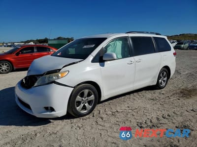 2014 TOYOTA SIENNA LE 5TDKK3DC5ES500068 - główne zdjęcie licytacji z USA - miniatura