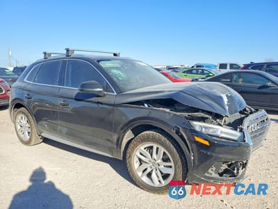 Czwarte zdjęcie samochodu z boku: 2020 AUDI Q5 PREMIUM VIN:WA1ANAFY8L2021268 - miniatura