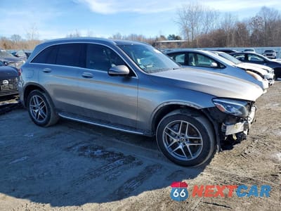Czwarte zdjęcie samochodu z boku: 2019 MERCEDES-BENZ GLC 300 4MATIC VIN:WDC0G4KB6KF668199 - miniatura