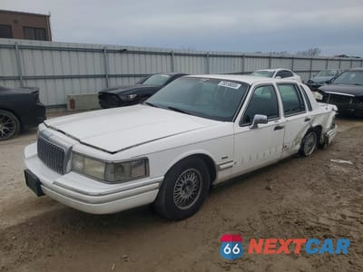 1994 LINCOLN TOWN CAR EXECUTIVE 1LNLM81W6RY704376 - główne zdjęcie licytacji z USA - miniatura