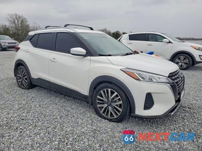 Czwarte zdjęcie samochodu z boku: 2023 NISSAN KICKS SV VIN:3N1CP5CV4PL477754 - miniatura