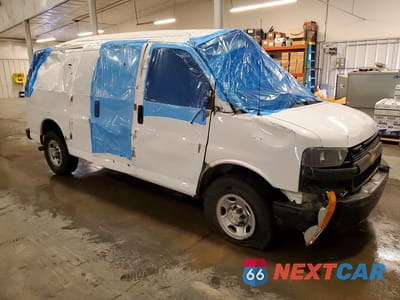 Czwarte zdjęcie samochodu z boku: 2021 CHEVROLET EXPRESS 2500 CARGO UTILITY / SERVICE VAN VIN:1GCWGAFP2M1200054 - miniatura