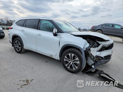 Czwarte zdjęcie samochodu z boku: 2022 TOYOTA HIGHLANDER XLE VIN:5TDHZRAH5NS553331 - miniatura