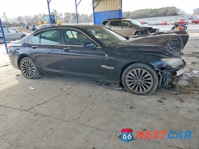 Czwarte zdjęcie samochodu z boku: 2012 BMW 740 I VIN:WBAKA4C51CDS99383 - miniatura