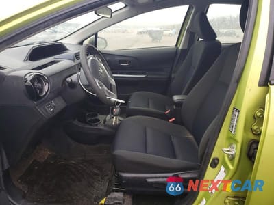 Zdjęcie 7 z 13 samochodu: 2015 TOYOTA PRIUS C VIN:JTDKDTB31F1105056 - miniatura