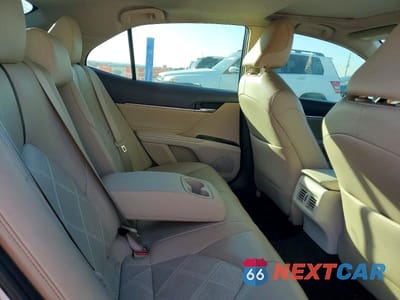 Zdjęcie 10 z 11 samochodu: 2018 TOYOTA CAMRY HYBRID XLE VIN:4T1B21HK1JU004420 - miniatura