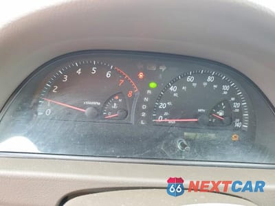 Zdjęcie 9 z 11 samochodu: 2003 TOYOTA CAMRY LE VIN:4T1BE30K03U739195 - miniatura