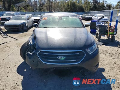 Piąte zdjęcie samochodu w środku: 2017 FORD TAURUS LIMITED VIN:1FAHP2F84HG125972 - miniatura