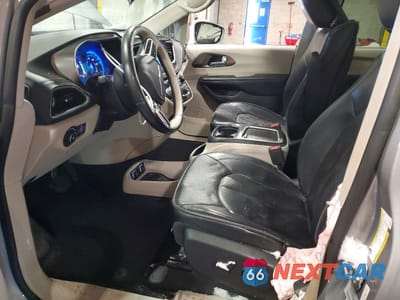 Zdjęcie 7 z 14 samochodu: 2017 CHRYSLER PACIFICA LIMITED VIN:2C4RC1GGXHR669790 - miniatura