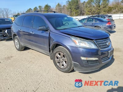 Czwarte zdjęcie samochodu z boku: 2013 CHEVROLET TRAVERSE LS VIN:1GNKRFED1DJ253641 - miniatura