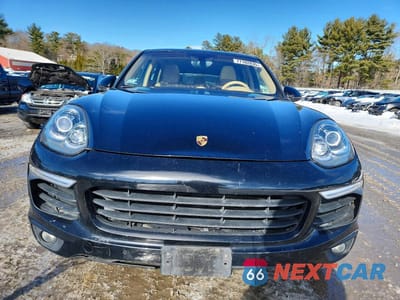 Piąte zdjęcie samochodu w środku: 2017 PORSCHE CAYENNE VIN:WP1AA2A24HKA85940 - miniatura