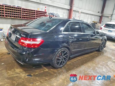 Trzecie zdjęcie samochodu z tyłu: 2011 MERCEDES-BENZ E 350 4MATIC VIN:WDDHF8HB4BA430185 - miniatura