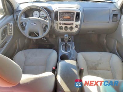 Zdjęcie 8 z 12 samochodu: 2005 FORD ESCAPE XLT VIN:1FMYU93185KA24442 - miniatura