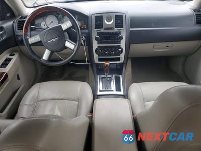 Zdjęcie 8 z 11 samochodu: 2006 CHRYSLER 300C VIN:2C3KA63H56H515739 - miniatura