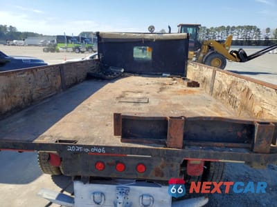 Zdjęcie 10 z 12 samochodu: 2006 FORD F450 SUPER DUTY FLATBED TRUCK VIN:1FDXF47P46EB27879 - miniatura