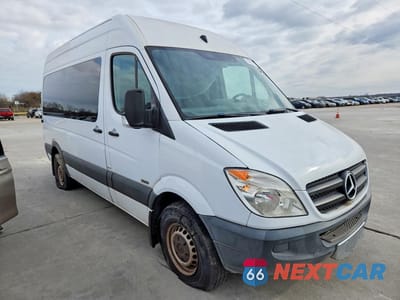 Czwarte zdjęcie samochodu z boku: 2012 MERCEDES-BENZ SPRINTER 2500 VIN:WDZPE7CC7C5697060 - miniatura