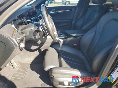 Zdjęcie 7 z 11 samochodu: 2019 BMW 530 I VIN:WBAJA5C52KBX87463 - miniatura