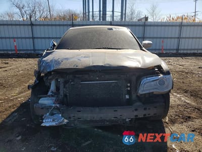 Piąte zdjęcie samochodu w środku: 2017 CHRYSLER 300C VIN:2C3CCAEG3HH570487 - miniatura