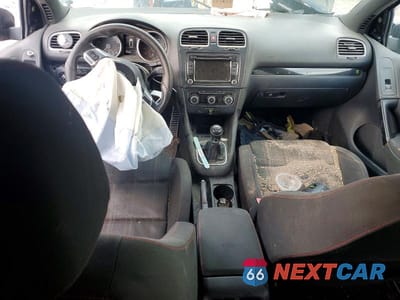 Zdjęcie 8 z 14 samochodu: 2010 VOLKSWAGEN GTI VIN:WVWGV7AJ8AW345842 - miniatura