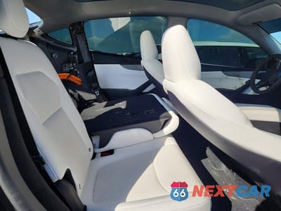 Zdjęcie 11 z 14 samochodu: 2026 TESLA MODEL Y VIN:7SAYGDED4TF408172 - miniatura