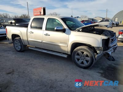 Czwarte zdjęcie samochodu z boku: 2013 GMC SIERRA K1500 SLT VIN:3GTP2WE71DG210318 - miniatura