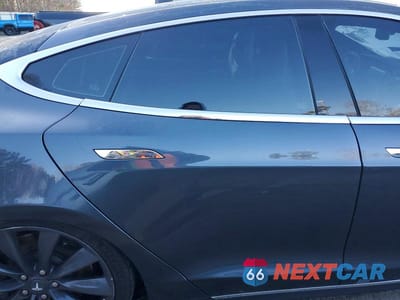 Zdjęcie 11 z 13 samochodu: 2016 TESLA MODEL S VIN:5YJSA1E28GF133929 - miniatura